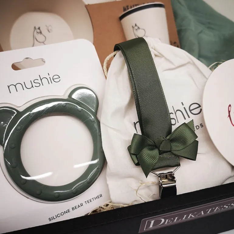 Babyshower - gavekurv med luksusforkælelse til den lille babydreng