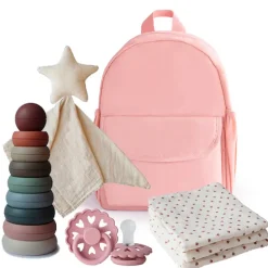 Babyshowergave - Rosa luksus-rygsæk med legetøj og babyartikler i dansk design