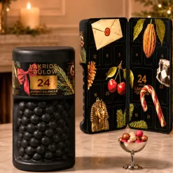 Familie Julekalender 2026 fra Lakrids by Bülow inkl. gratis Classic lakrids (værdi 99,-)