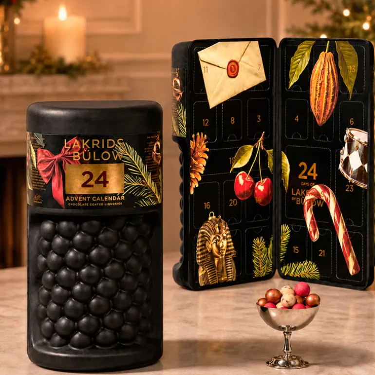Familie Julekalender 2026 fra Lakrids by Bülow inkl. gratis Classic lakrids (værdi 99,-)