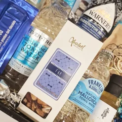 Fars dag gave - stor blå gin & tonic kurv m. gin, tonicvand og en masse lækkerier