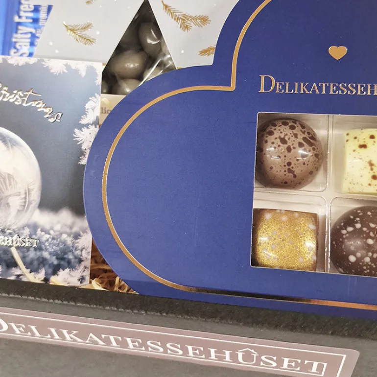 Gavekurv - blå frostkurv med de skønneste julelækkerier