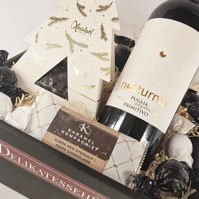 Gavekurv - elegant lille julehilsen med rødvin og knas