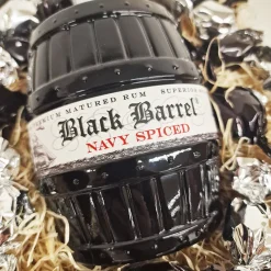 Gavekurv - med Black Barrel fra A. H. Riise