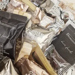 Gavekurv - med et sødt mix af indpakkede lækkerier