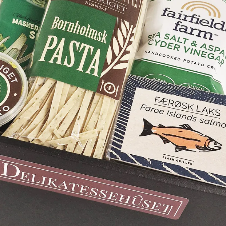 Gavekurv med Pasta, Laks og chips