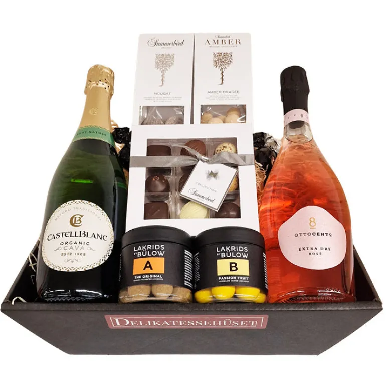 Gavekurv - med to flasker Cava, Summerbird og Lakrids by Bülow