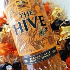 Gavekurv - med Wemyss The Hive whisky og chokolader
