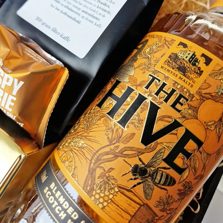 Gavekurv - med Wemyss The Hive whisky, kaffe og lækkerier