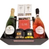 Gavekurv - ønsk tillykke med to flasker Cava, Summerbird og Lakrids by Bülow