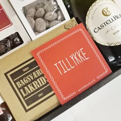 Gavekurv - 'tillykke' med Cava, nødder, lakrids og chokolade