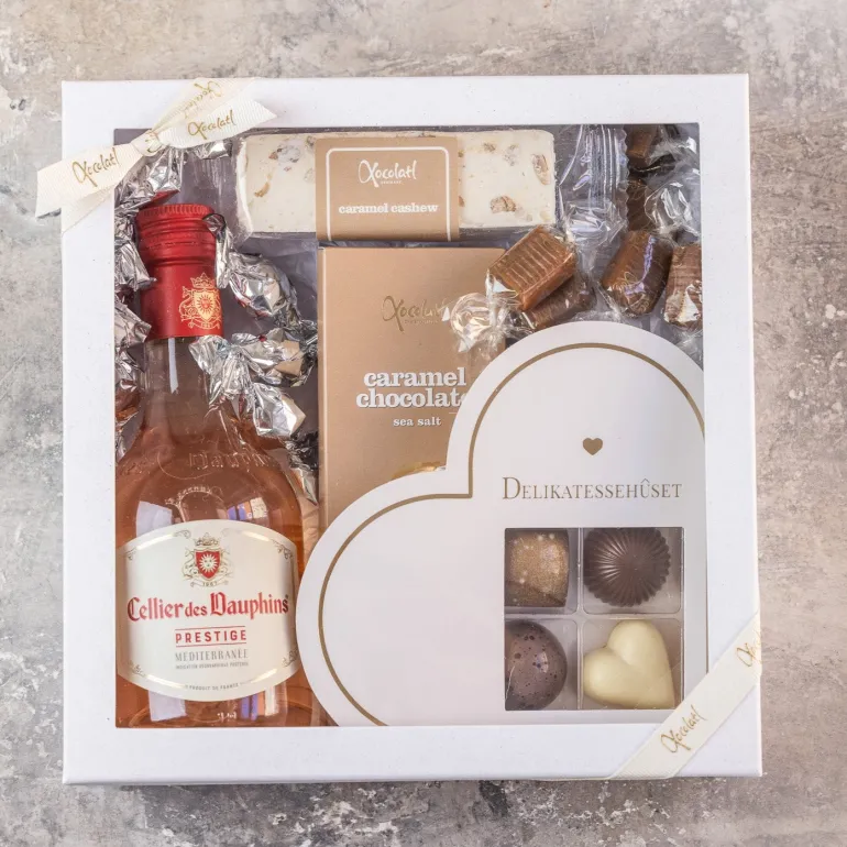 Gaveæske - send en sød tanke med Rosévin, chokolade og karameller