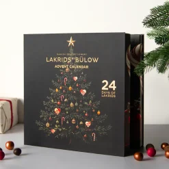Julekalender Lakrids by Bülow 2026 inkl. gratis Classic lakrids (værdi 99,-)
