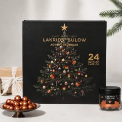 Julekalender Lakrids by Bülow 2026 inkl. gratis Classic lakrids (værdi 99,-)