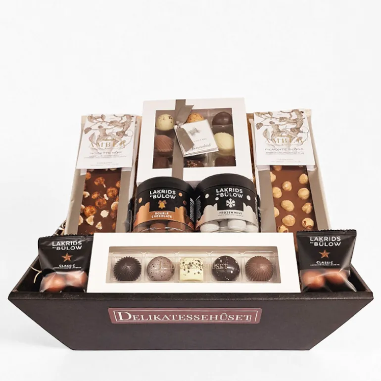 Julekurv - stor gavekurv med lækkert fra Summerbird, Lakrids by Bülow og Xocolatl