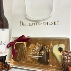 Julepose med juleøl og marcipan i gaveæske