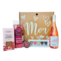 Mors dag gaven med rosévin og delikatesser