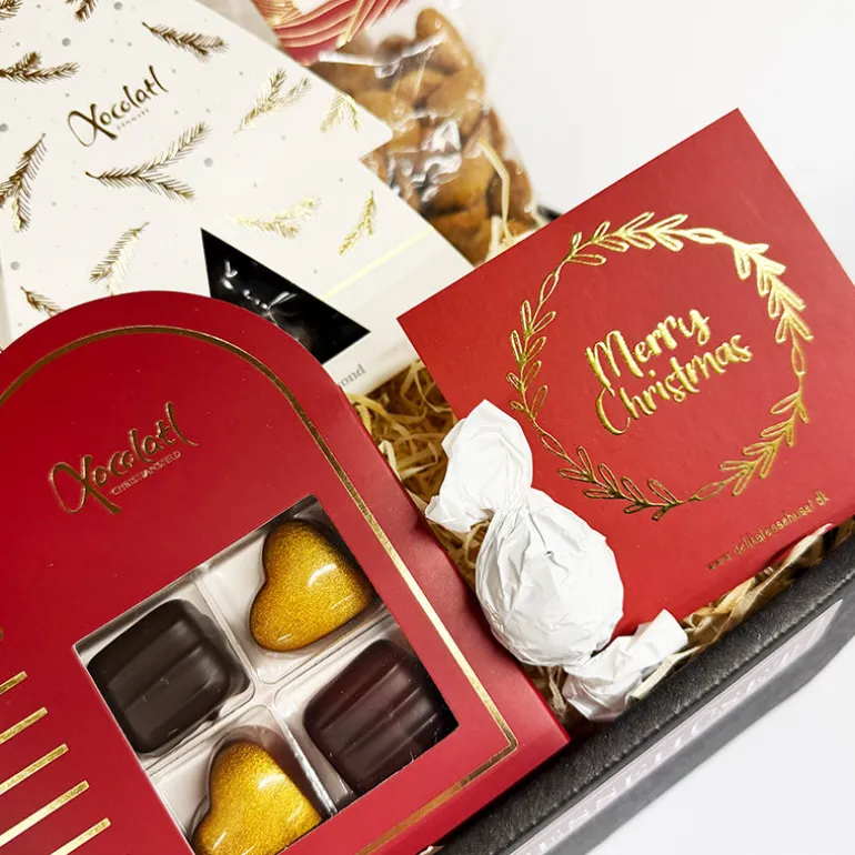 Sød julekurv - med chokolade, pebernødder og knas